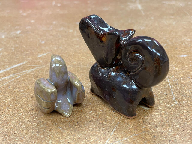 Ceramic swan and dog (back)